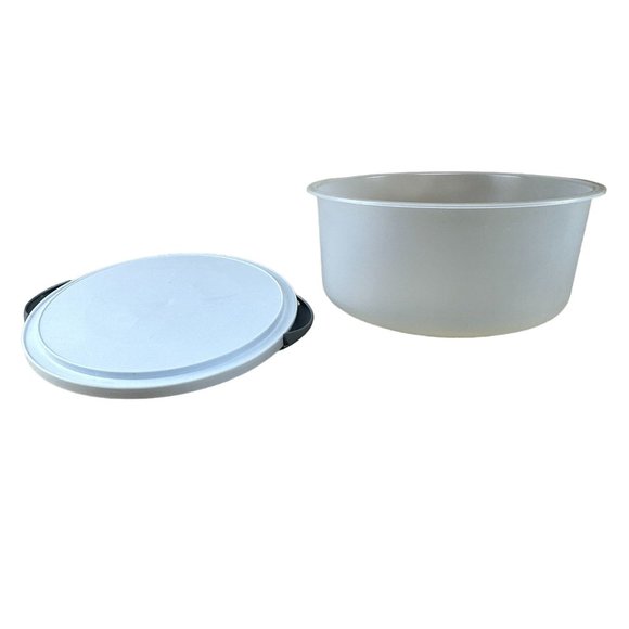 Sterilite Cake Server Cupcake Round Carrier w/ Lid Cover And Handle, Clear White - Picture 7 of 11